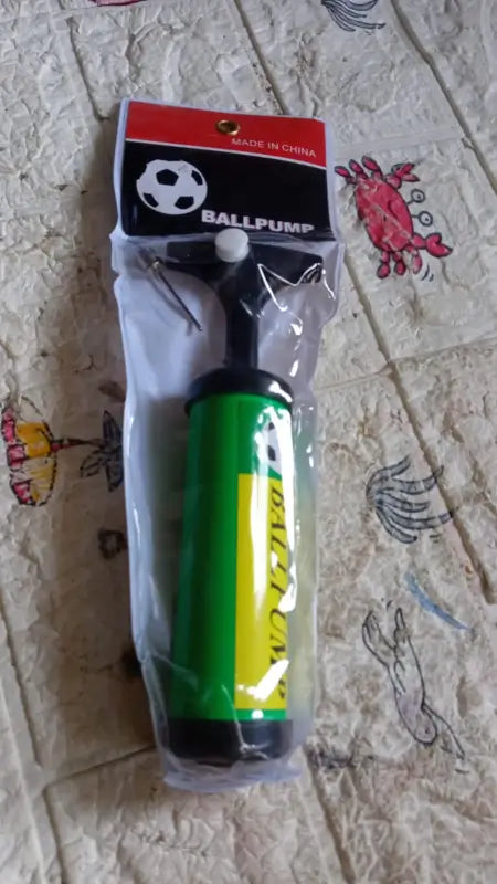 Inflator Air Ball Pump Soft Bouncing Ball Development Kids Toy, Sports Plastic Pump for Soccer, Basketball, Football, Volleyball Ball (17 Cm) ( default, Standard ).